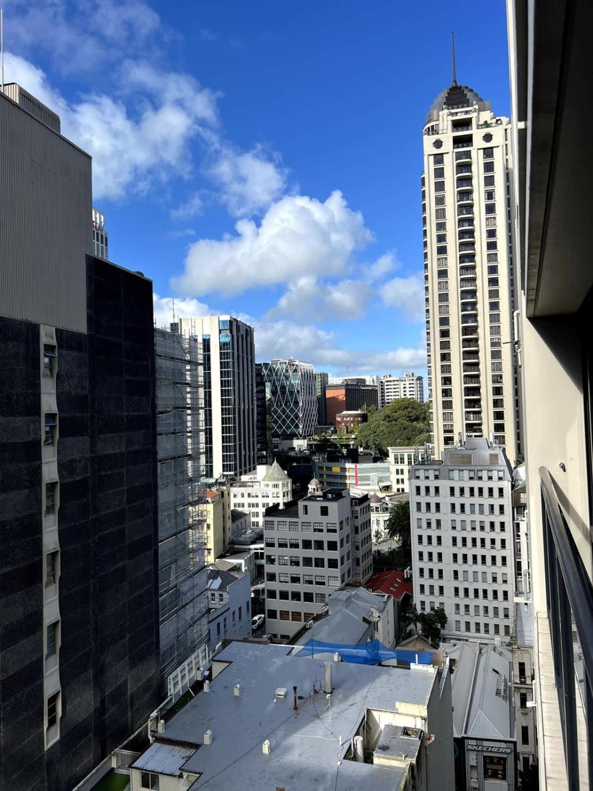 Highrise Studio Apartment W/ Ac, Pool & Gym In Auckland Cbd Exteriör bild