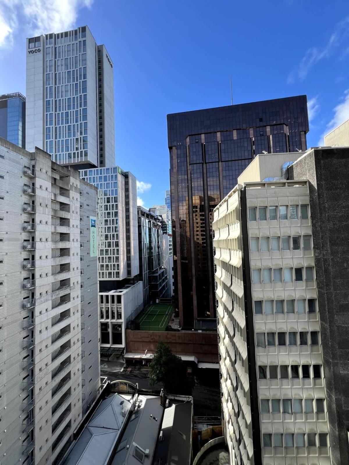 Highrise Studio Apartment W/ Ac, Pool & Gym In Auckland Cbd Exteriör bild