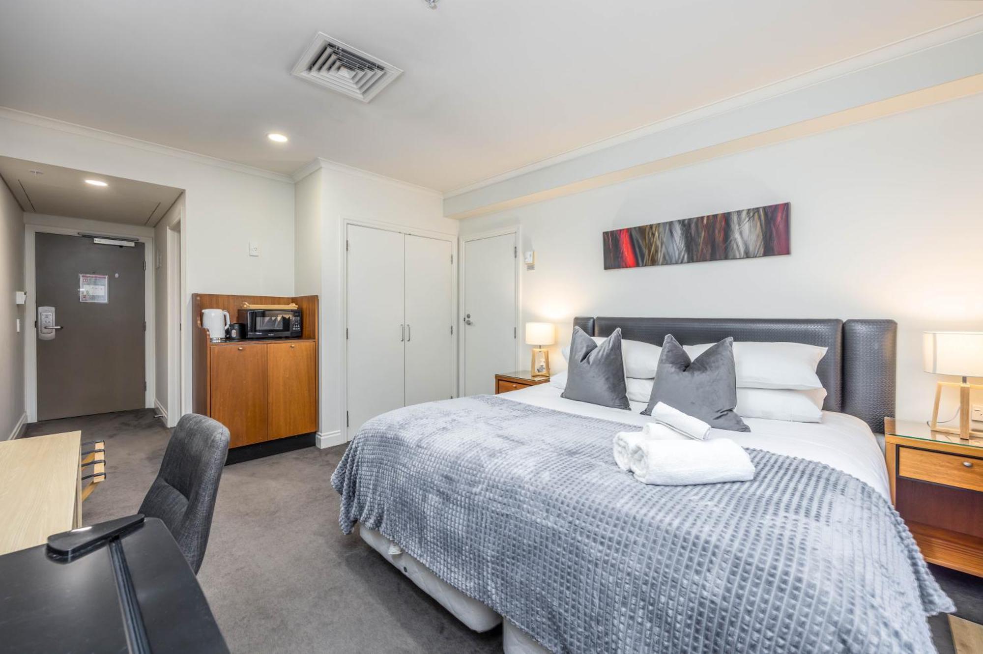 Highrise Studio Apartment W/ Ac, Pool & Gym In Auckland Cbd Exteriör bild